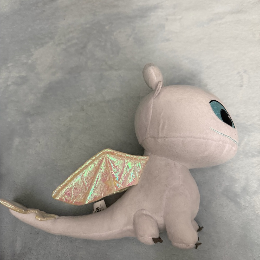 Universal How to Train Your Dragon Light Fury Plush NWT - Picture 4 of 6